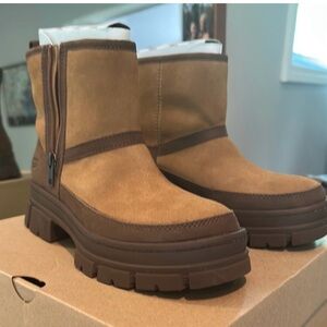 UGG Chestnut Ankle Boots with Zipper